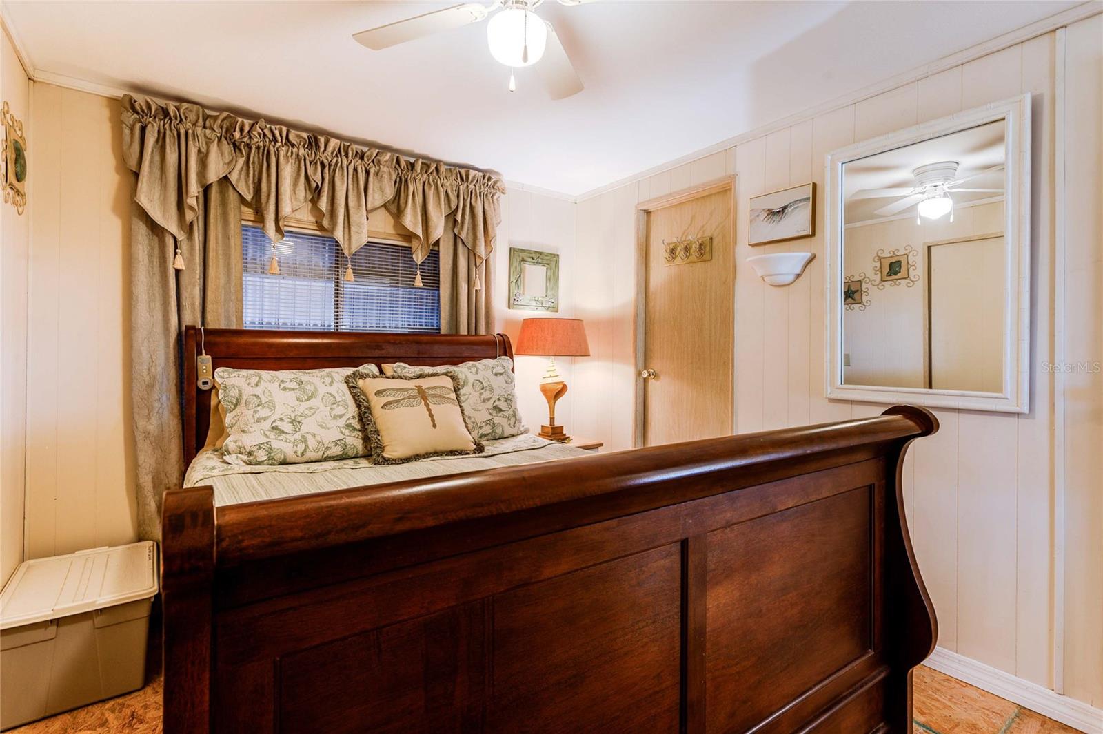 HOLIDAY MOBILE ESTATES - Residential