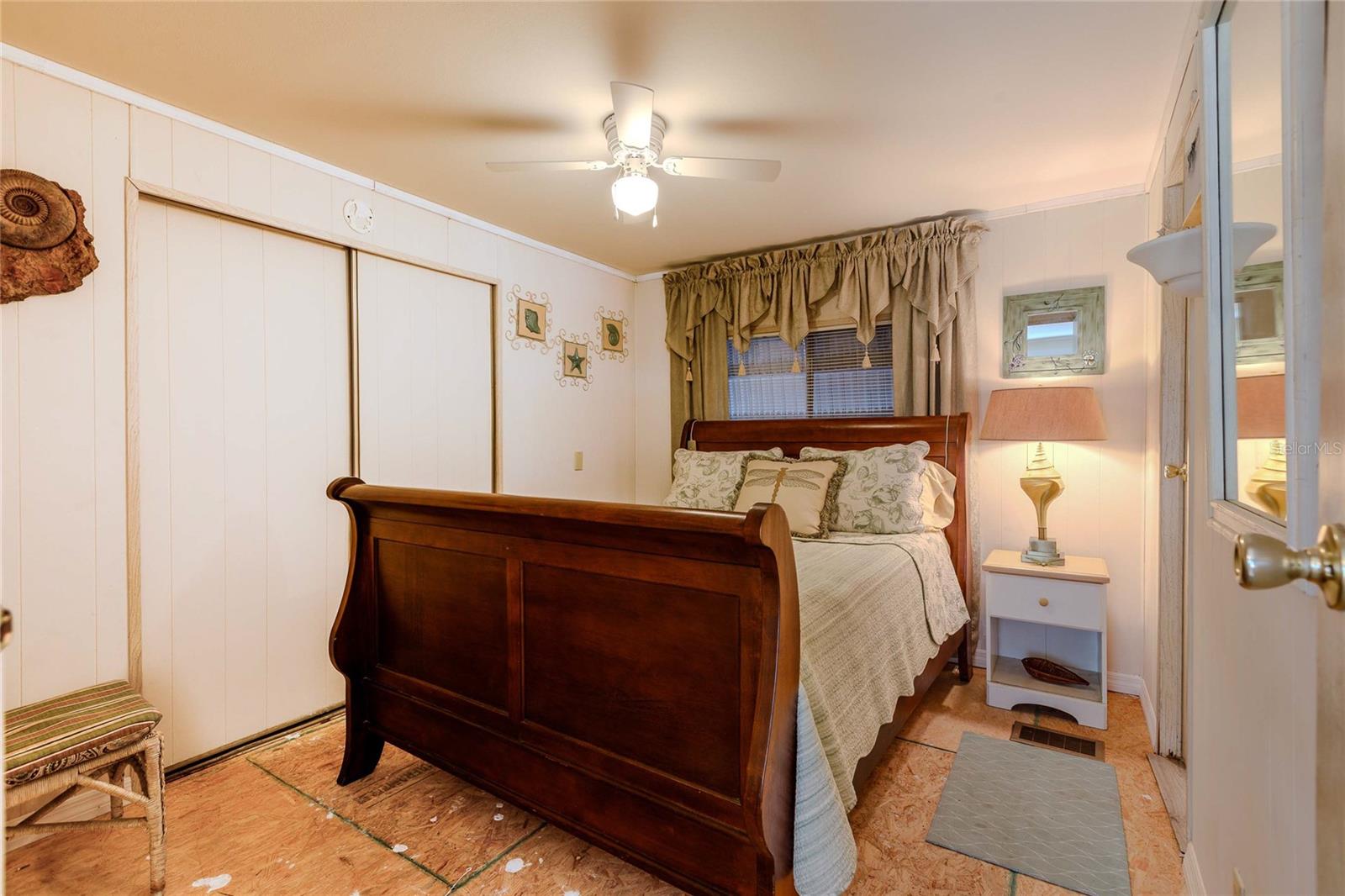 HOLIDAY MOBILE ESTATES - Residential