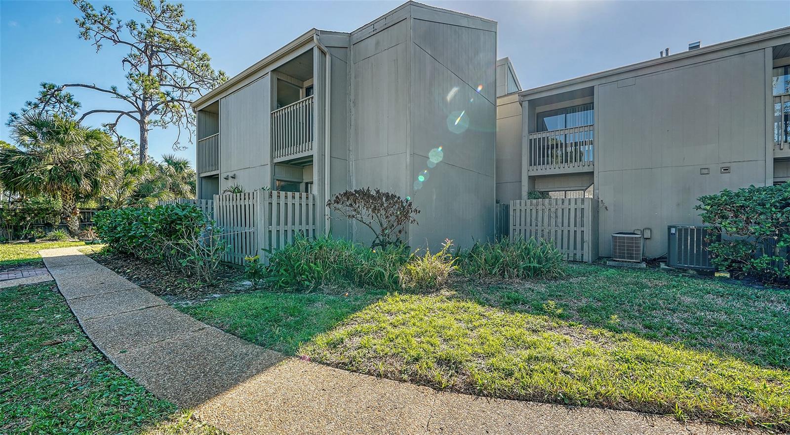 137 WOODLAND PLACE