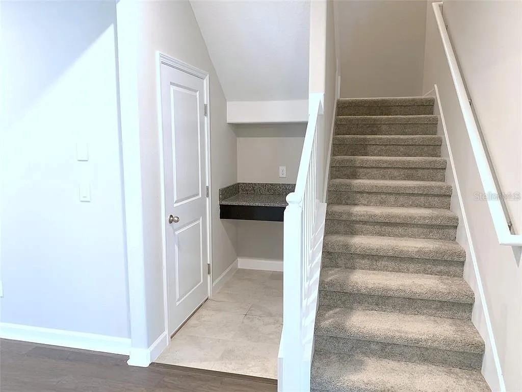 TAMPA PALMS AREA 3 PRCL 38 - Residential Lease