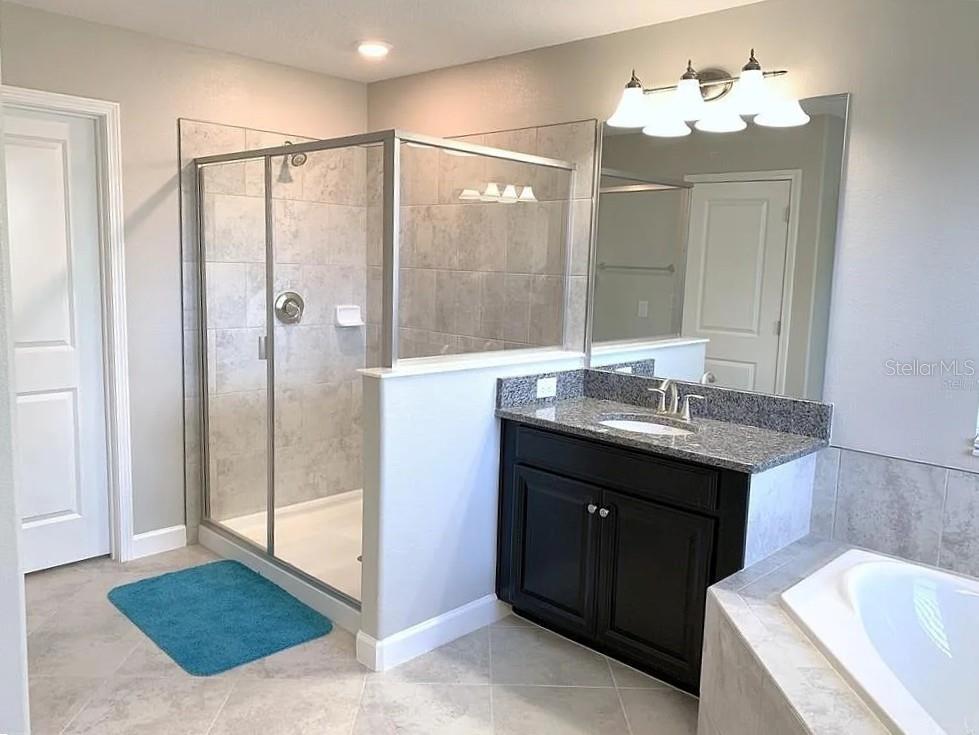 TAMPA PALMS AREA 3 PRCL 38 - Residential Lease