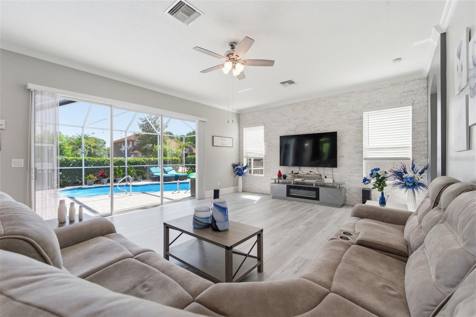 WATERS EDGE - Residential