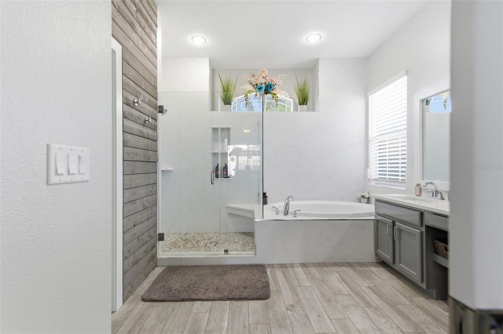 WATERS EDGE - Residential