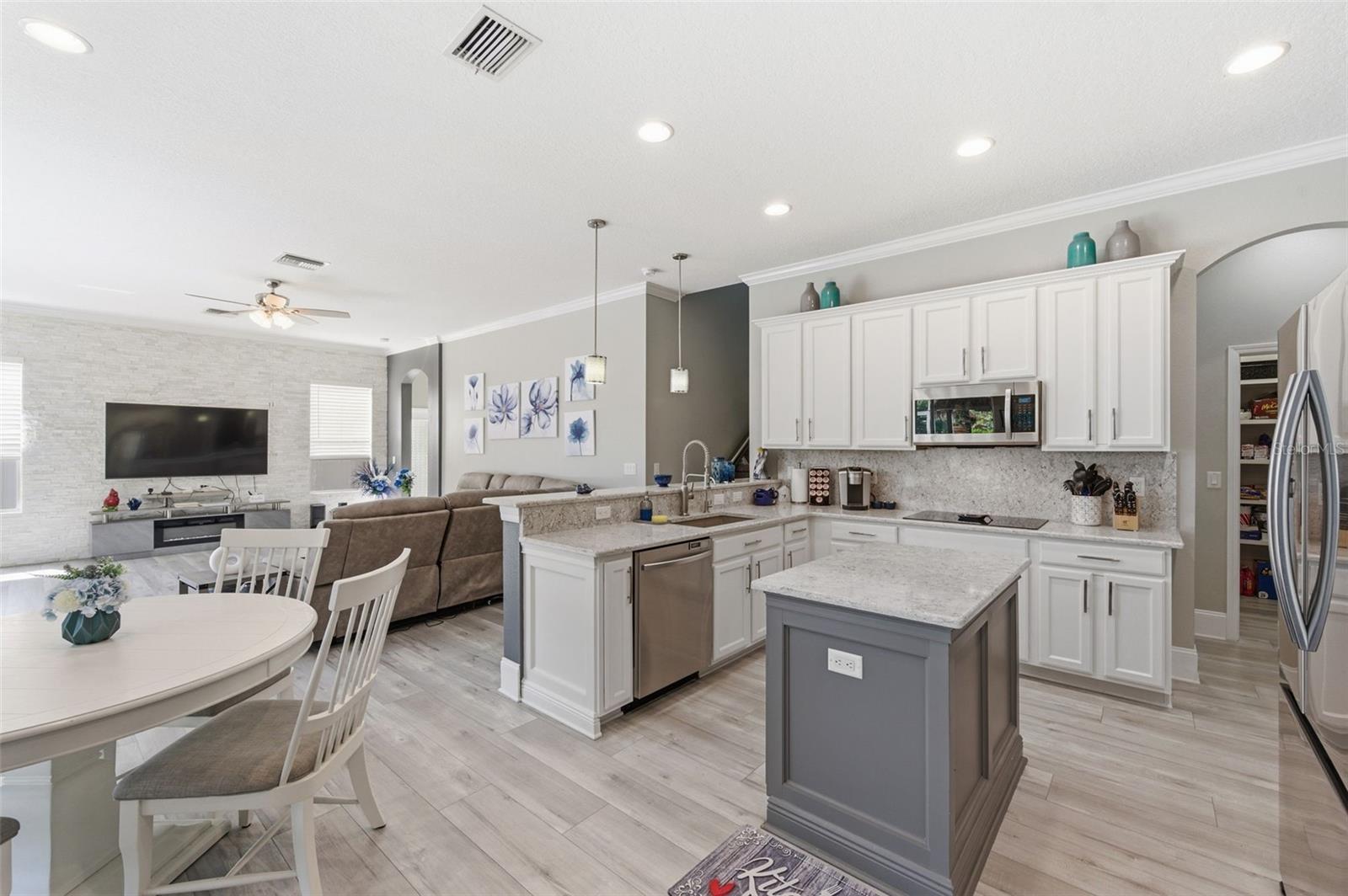 WATERS EDGE - Residential