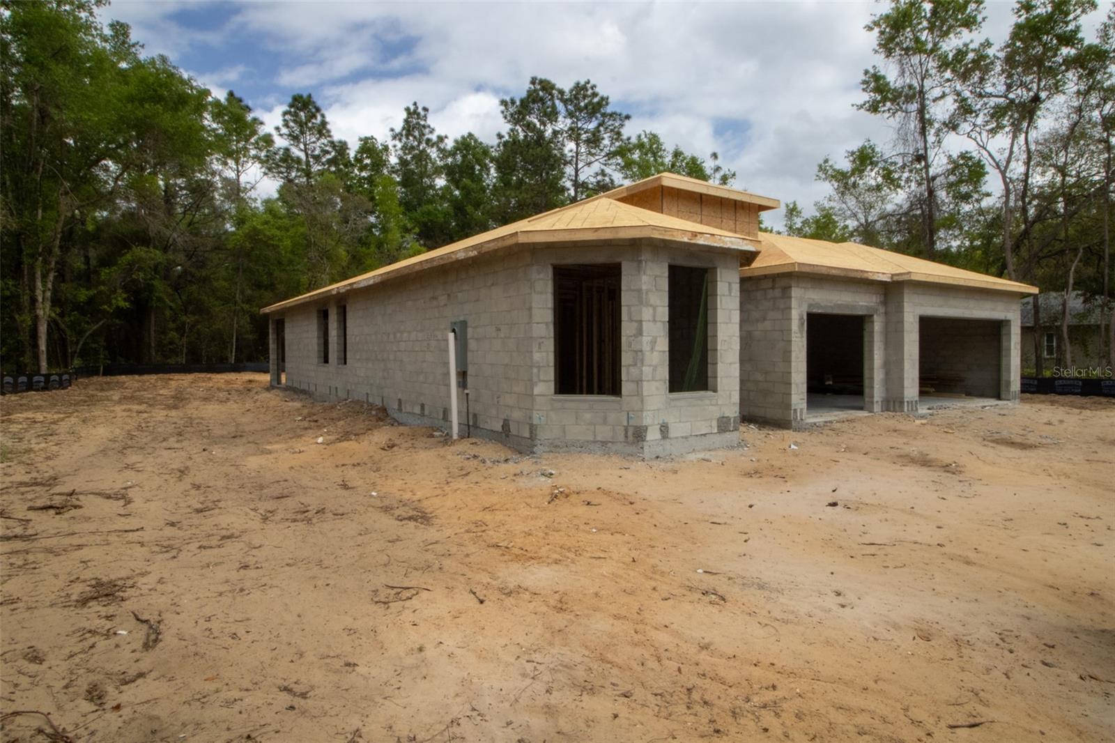 1565 W PEARSON STREET