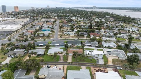 A home in DAYTONA BEACH