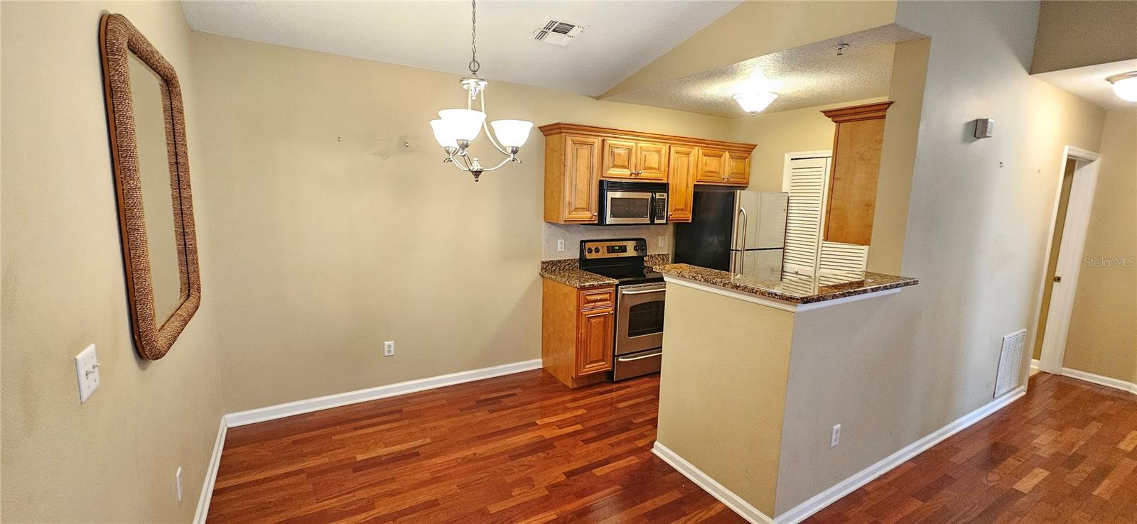SUNERT LAKE - Residential Lease