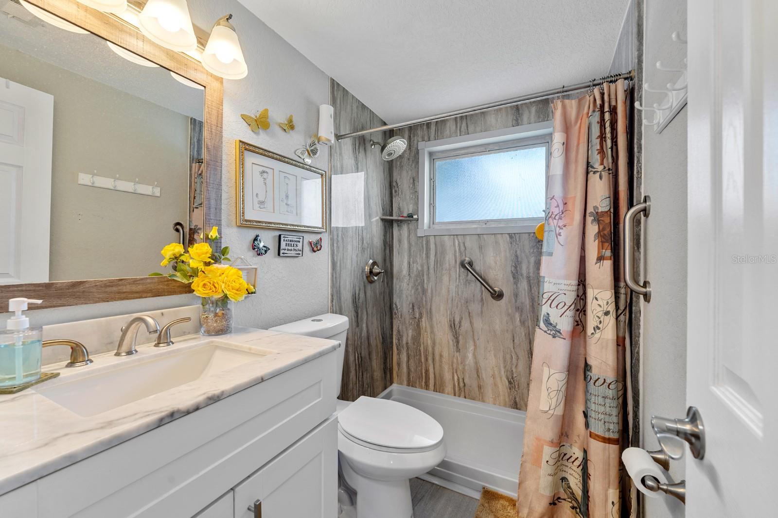 HOLIDAY GARDENS - Residential