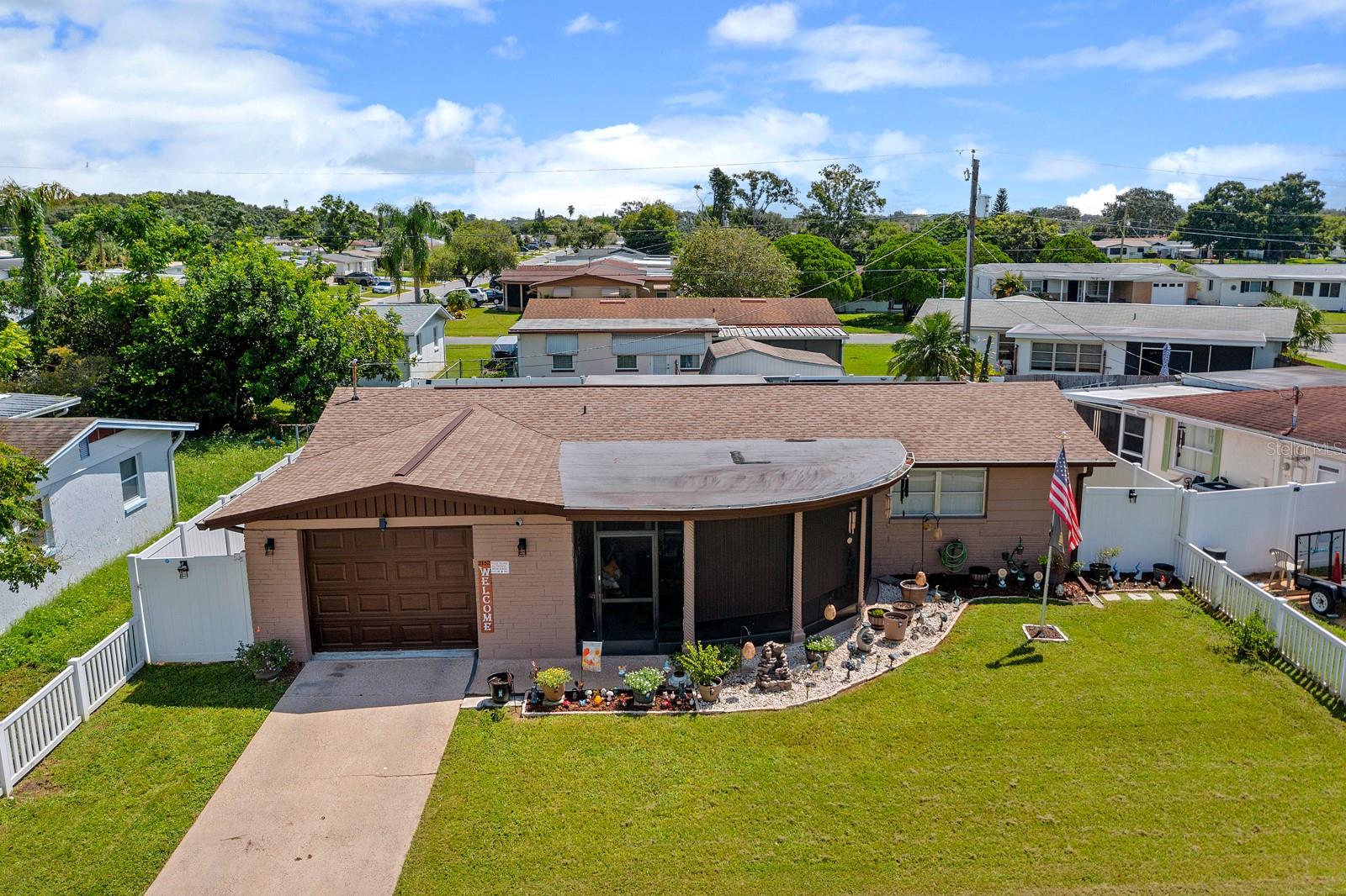 HOLIDAY GARDENS - Residential