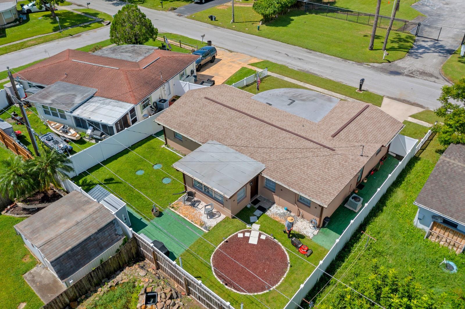 HOLIDAY GARDENS - Residential