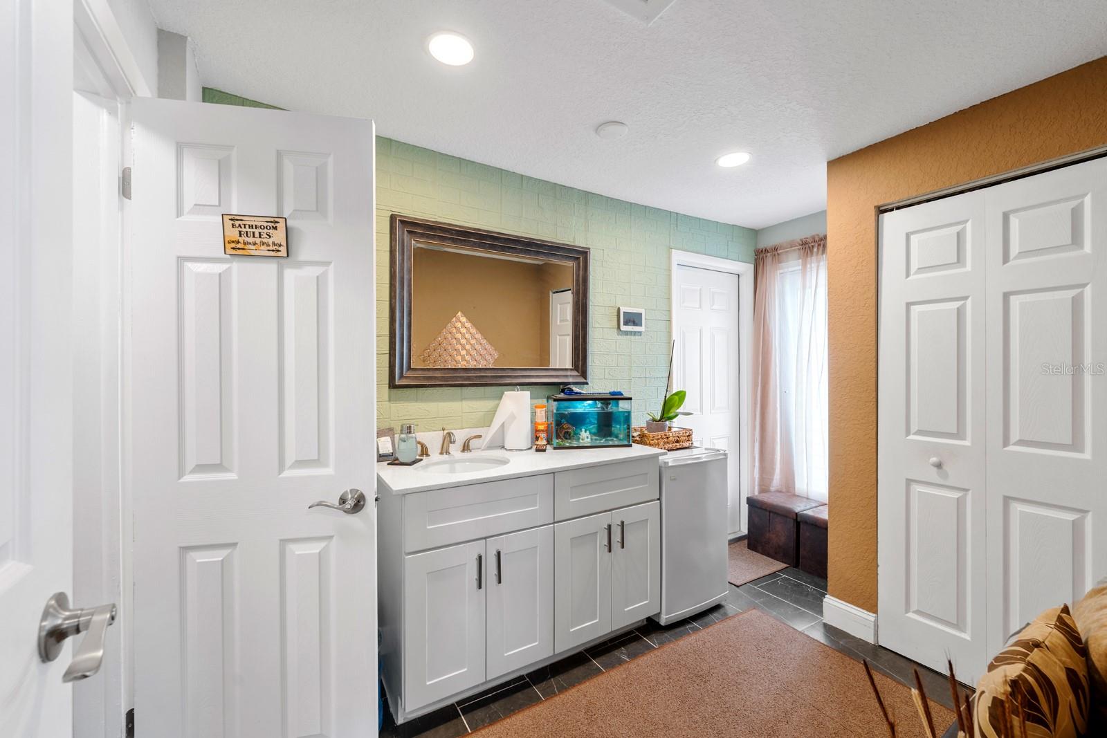 HOLIDAY GARDENS - Residential