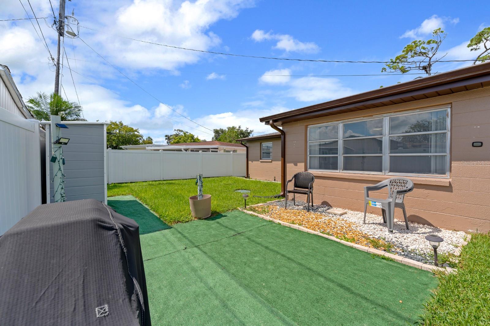 HOLIDAY GARDENS - Residential