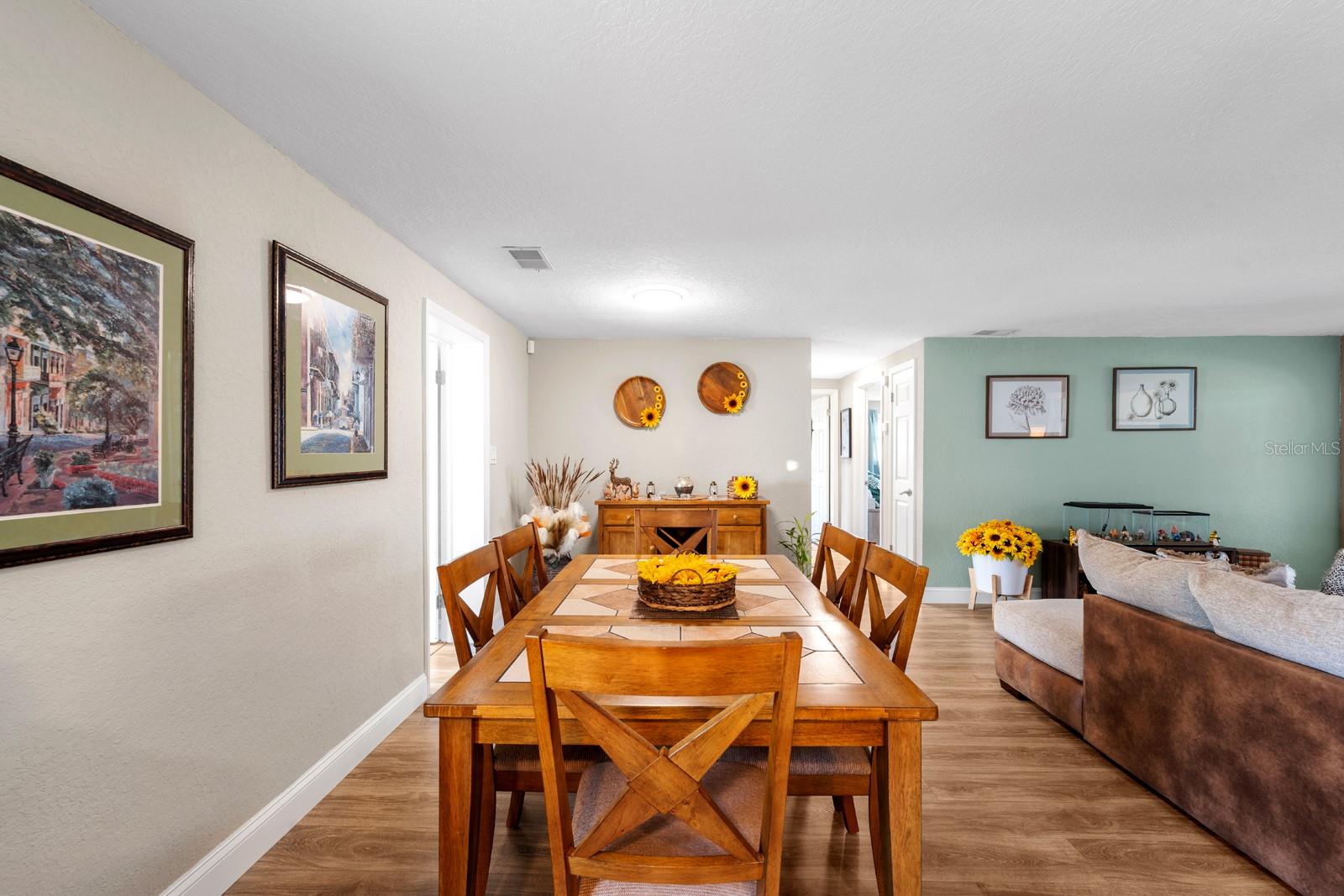 HOLIDAY GARDENS - Residential