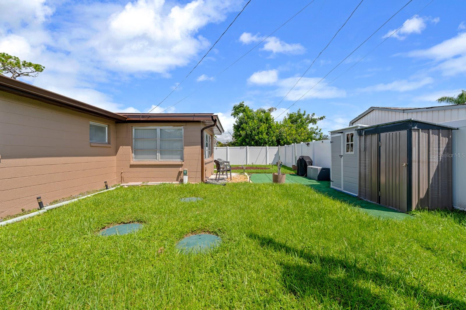 HOLIDAY GARDENS - Residential