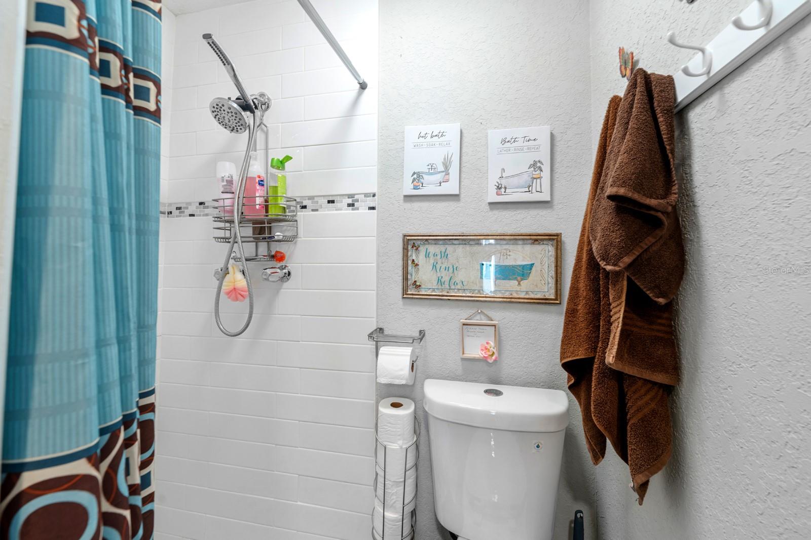 HOLIDAY GARDENS - Residential