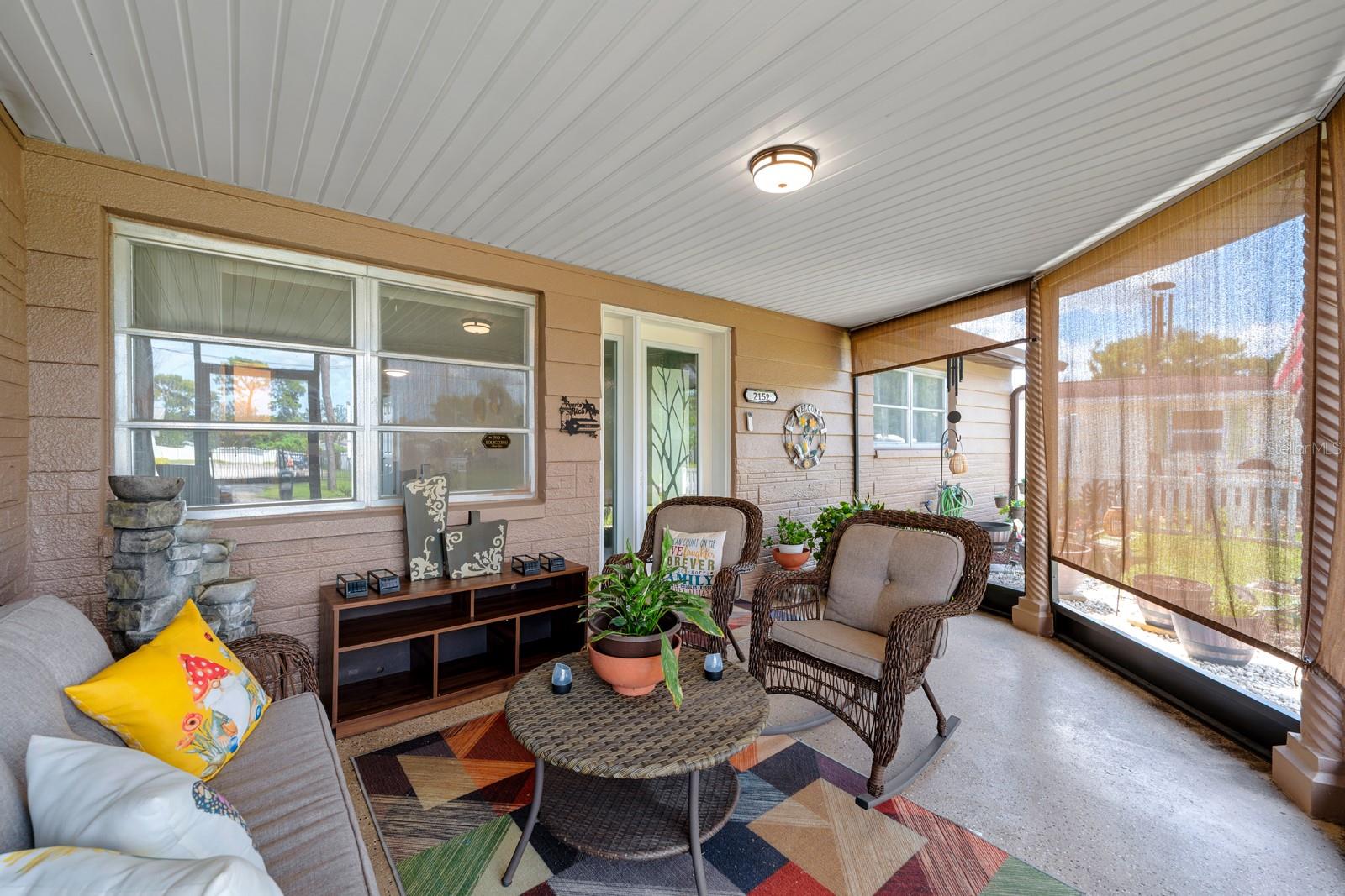 HOLIDAY GARDENS - Residential