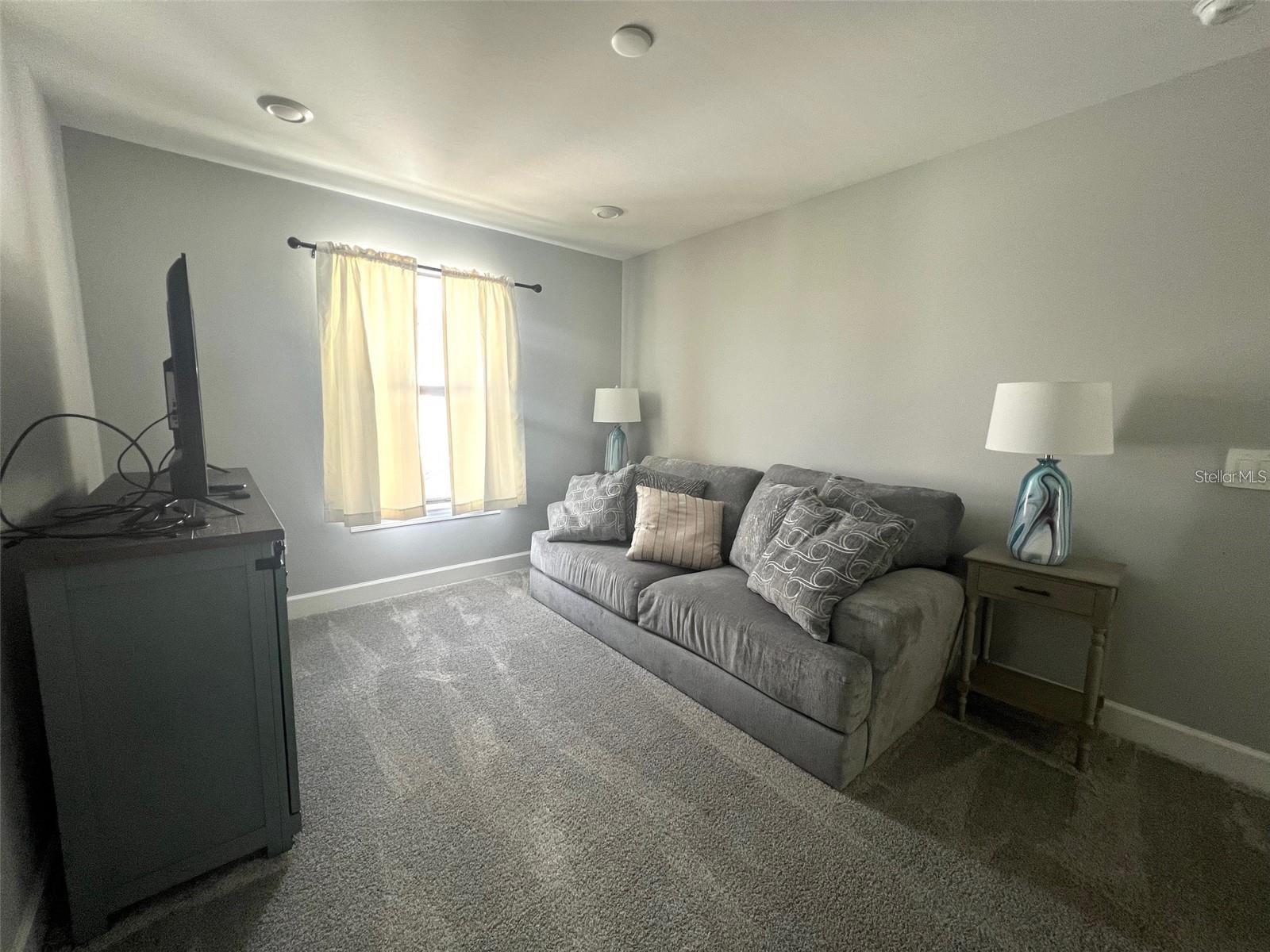 SAPPHIRE POINT AT LAKEWOOD RANCH - Residential Lease