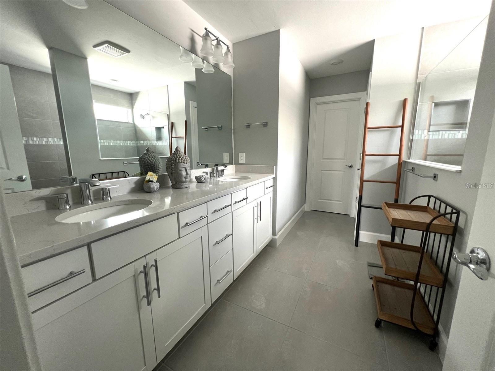 SAPPHIRE POINT AT LAKEWOOD RANCH - Residential Lease