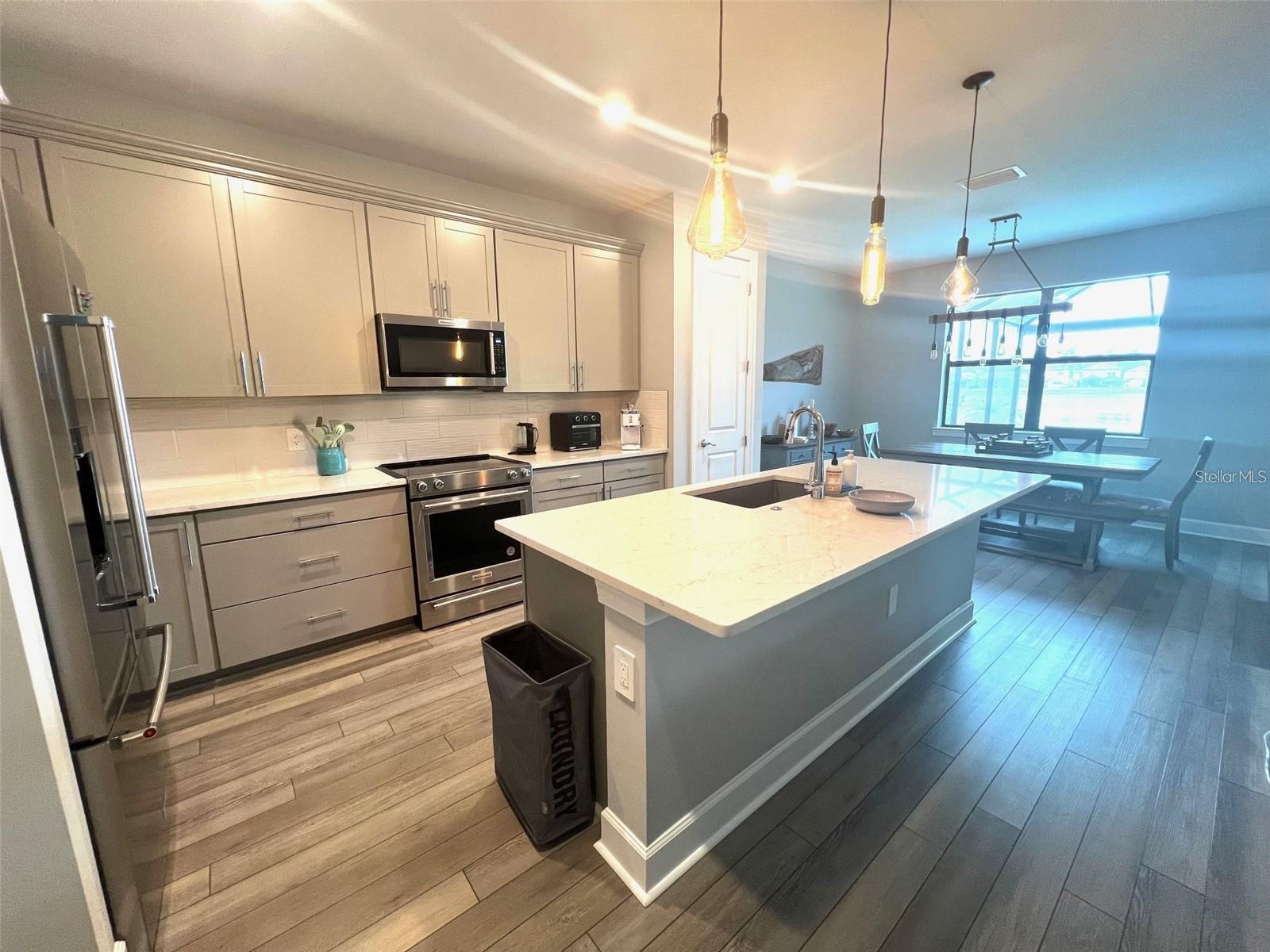 SAPPHIRE POINT AT LAKEWOOD RANCH - Residential Lease