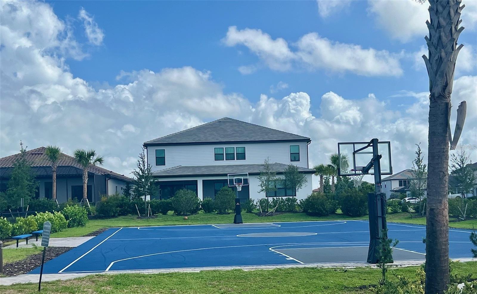 SAPPHIRE POINT AT LAKEWOOD RANCH - Residential Lease