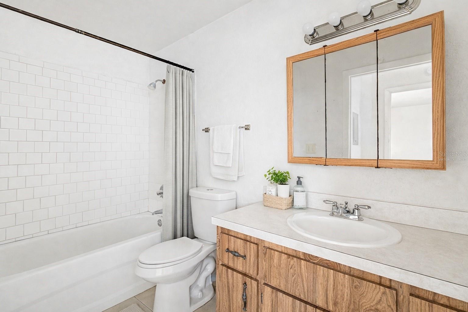 NORTH ROADS PARK - Residential Income