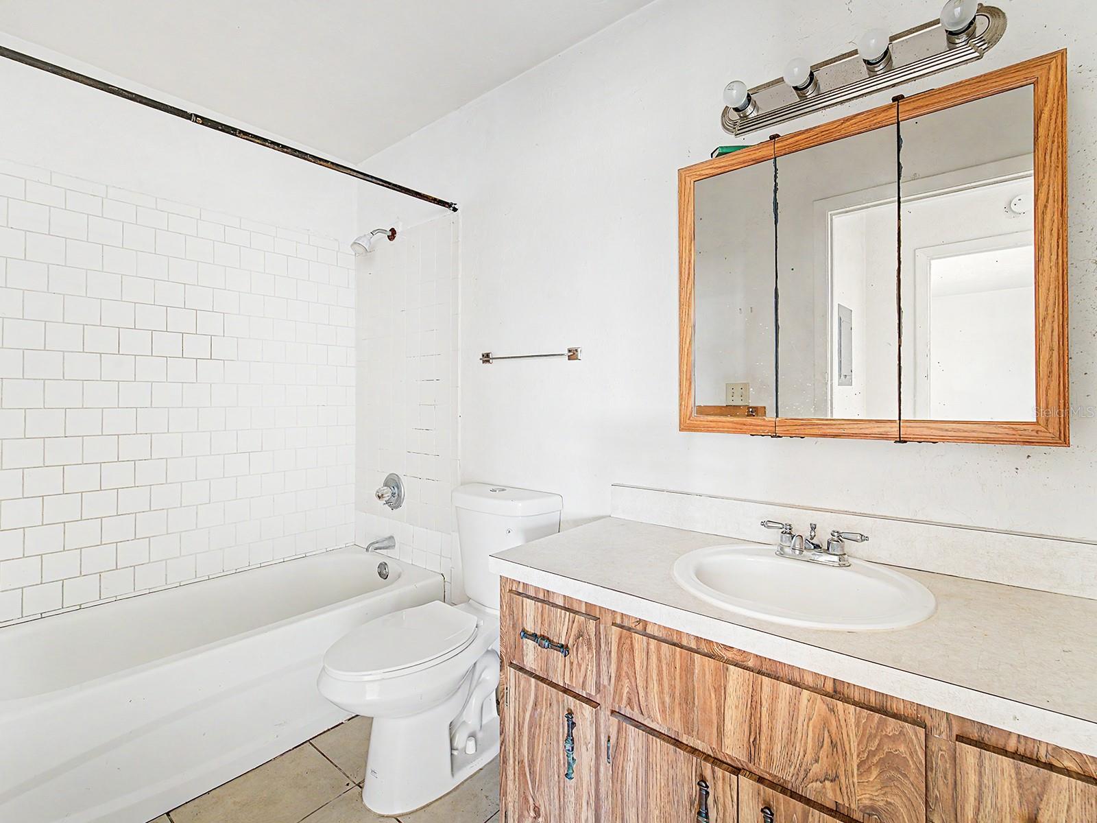 NORTH ROADS PARK - Residential Income