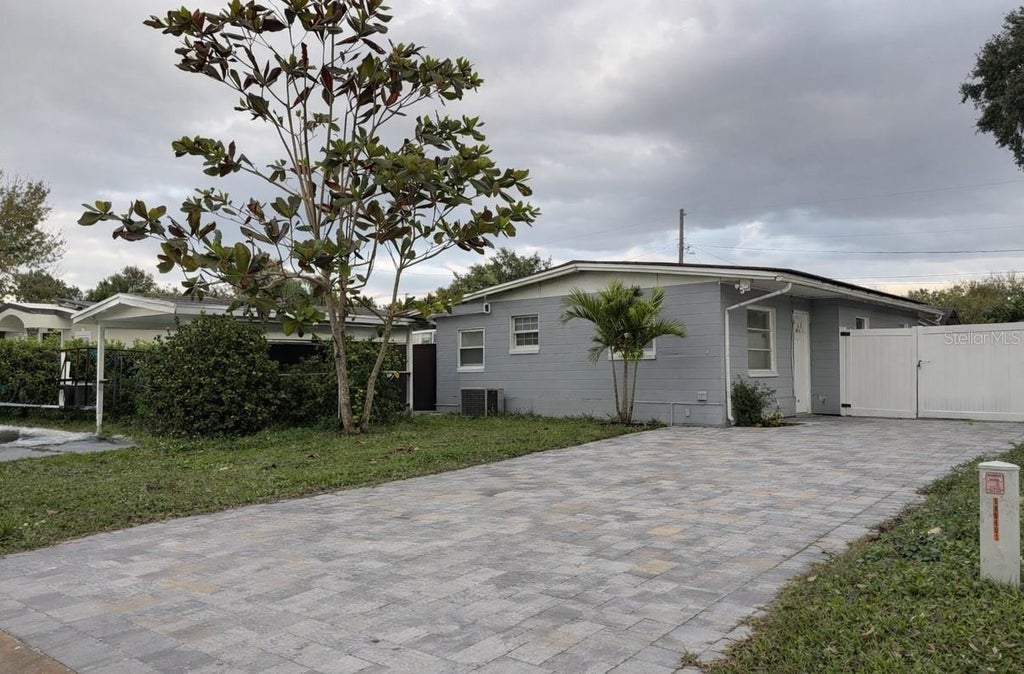 Photo of 2615 N Beaumont Avenue, Kissimmee, FL 34741 (MLS # S5153530)