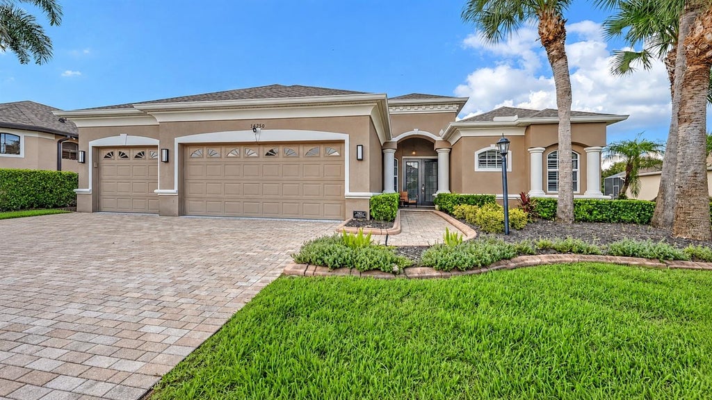 Photo of 14250 Sundial Place, Lakewood Ranch, FL 34202 (MLS # A4705528)