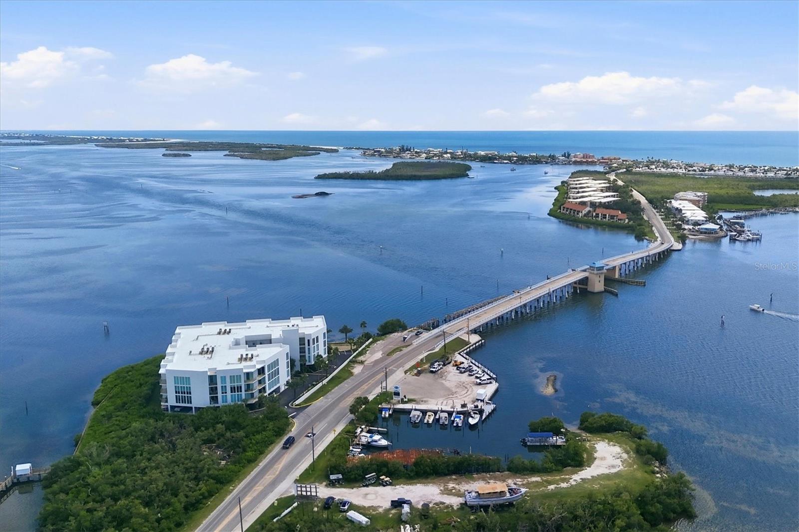 1375 BEACH ROAD 210 & SLIP 21