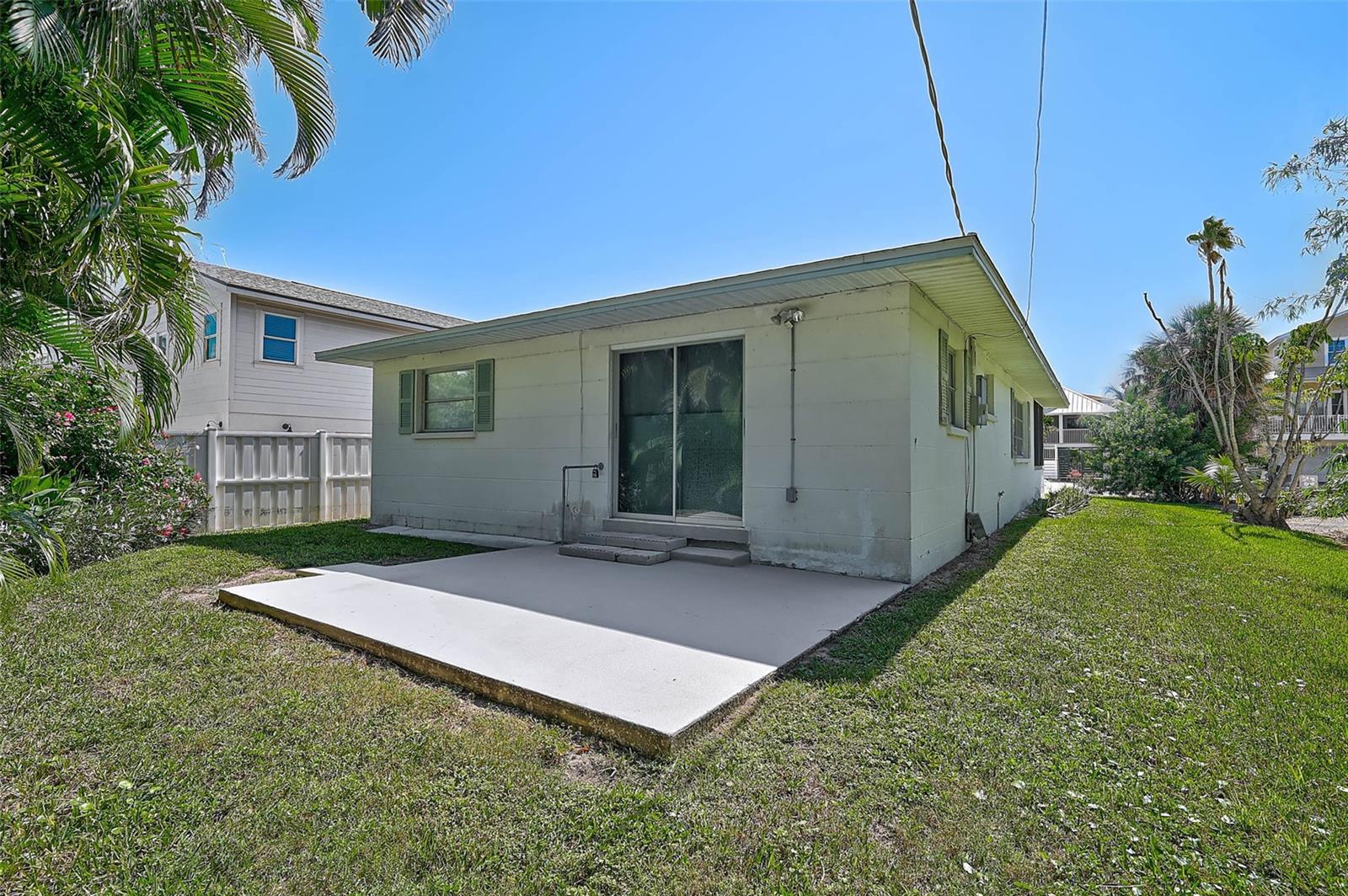 210 PALM AVENUE