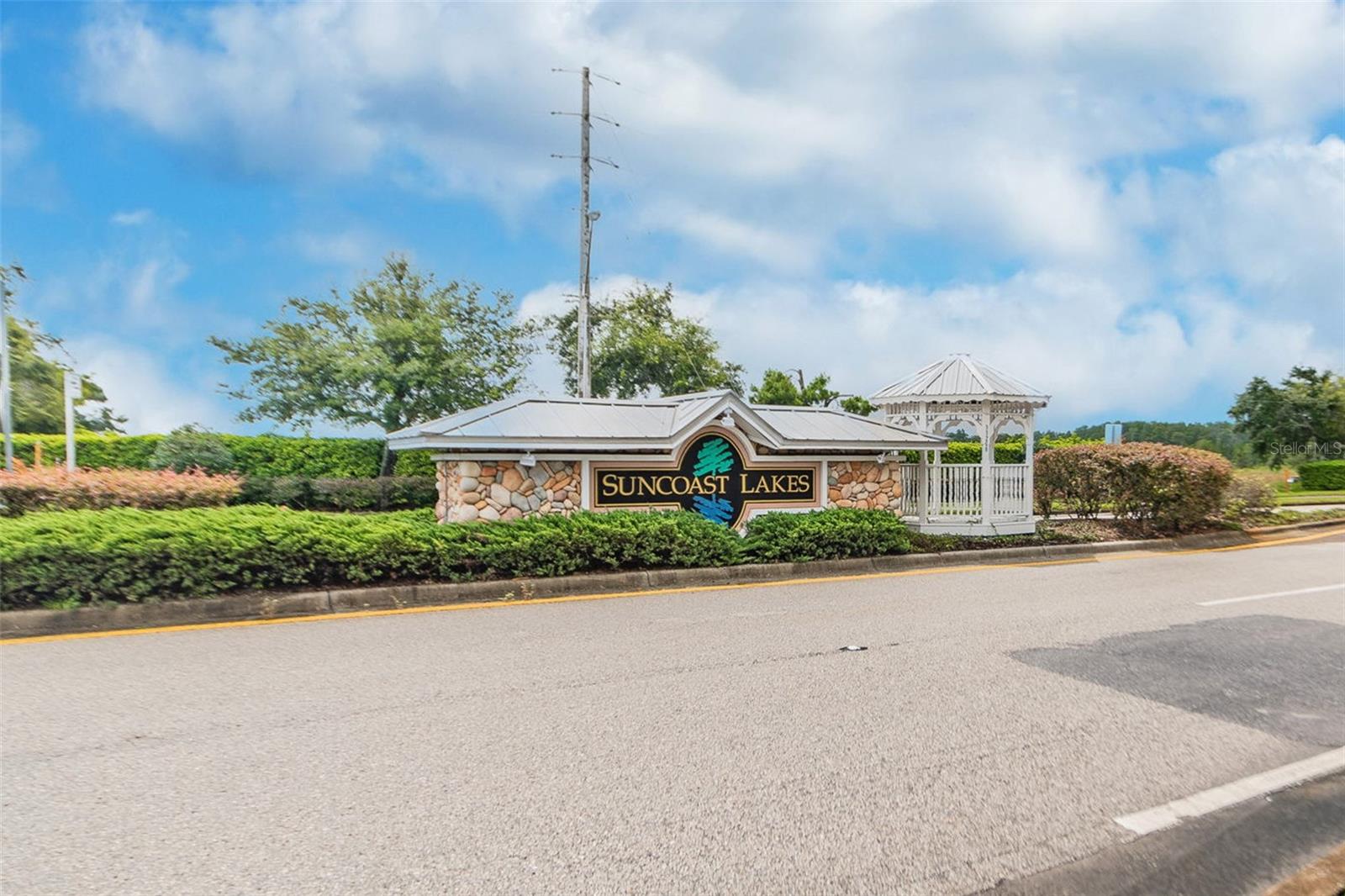 15807 LEATHERLEAF LANE