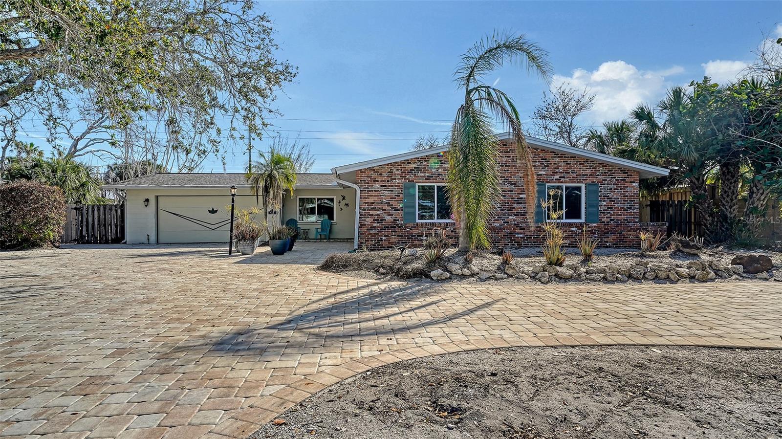 5525 SHADOW LAWN DRIVE