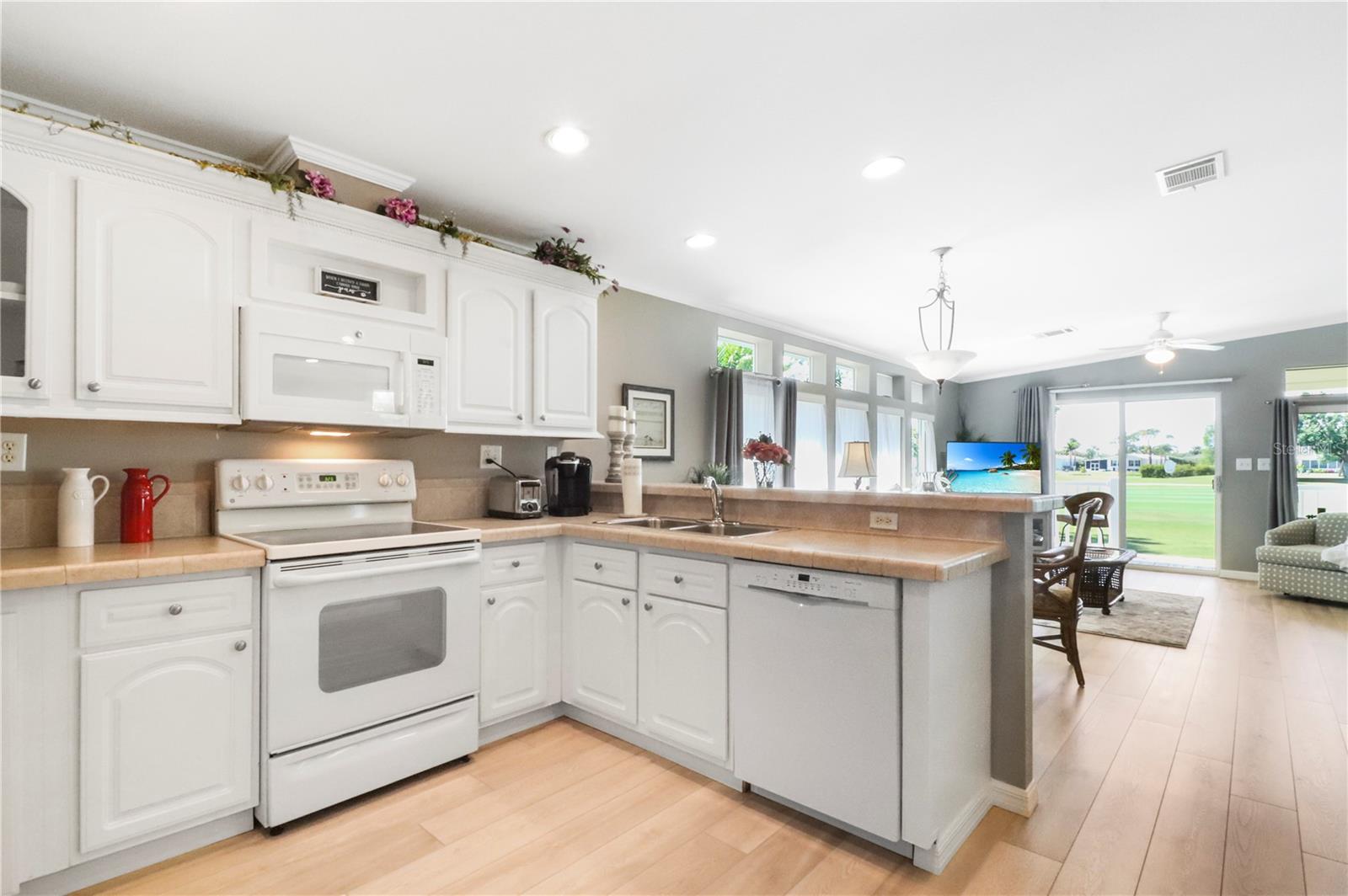 MAPLE LEAF ESTATES - Residential