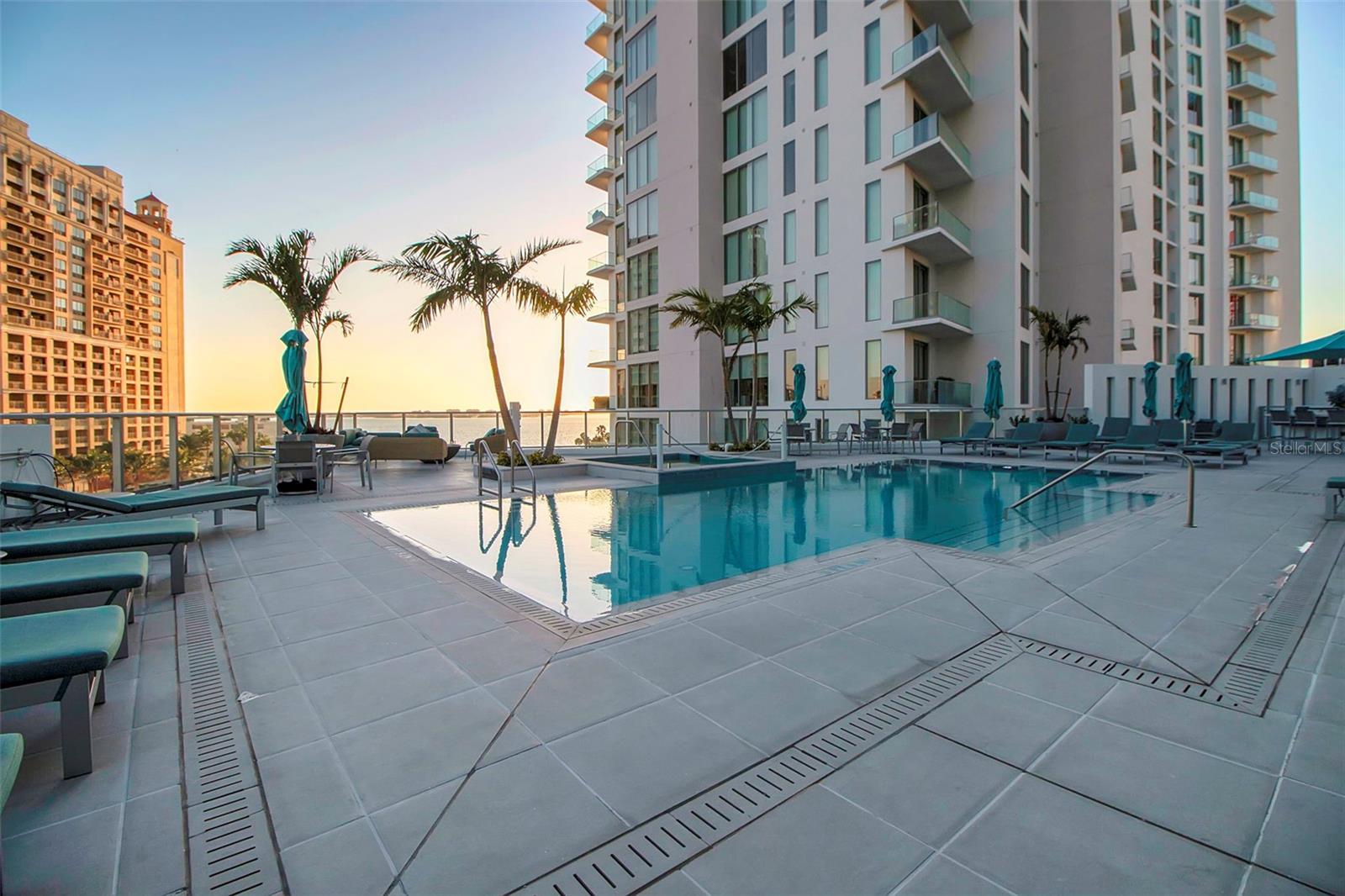 BAYSO SARASOTA CONDOMINIUM - Residential