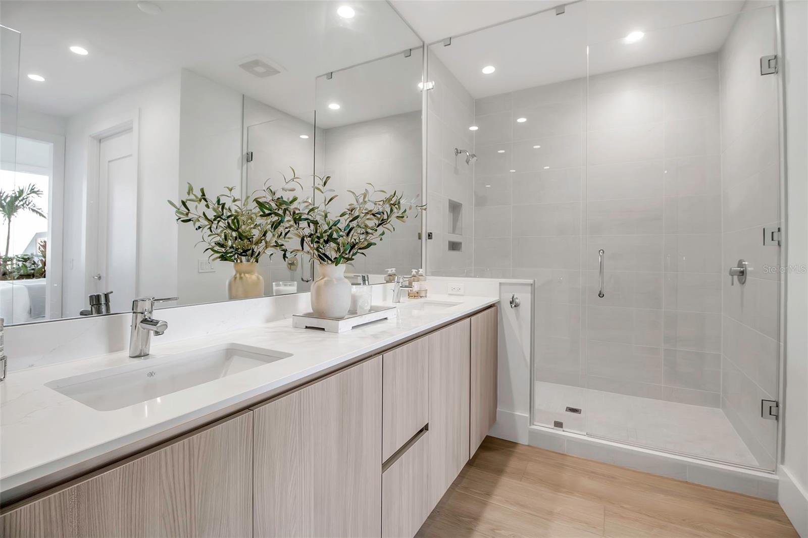 BAYSO SARASOTA CONDOMINIUM - Residential