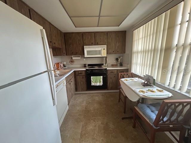 PENNWOOD MANOR - Residential