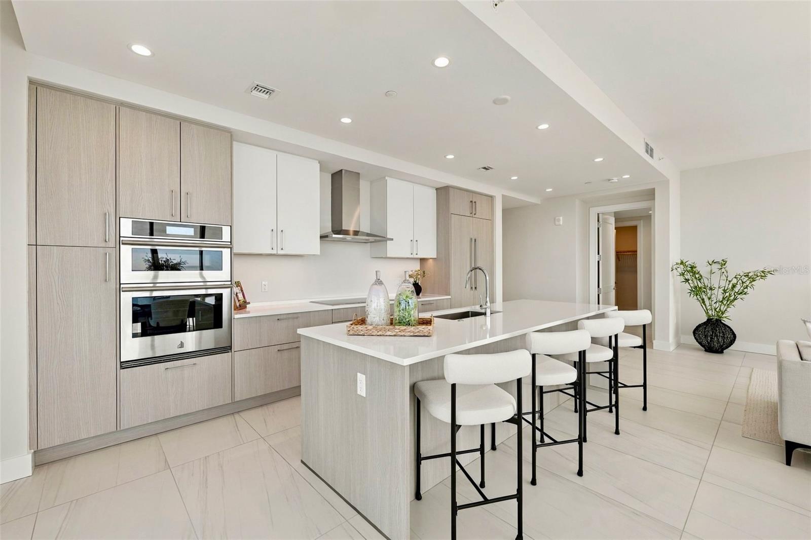 275 1ST AVENUE S 3606