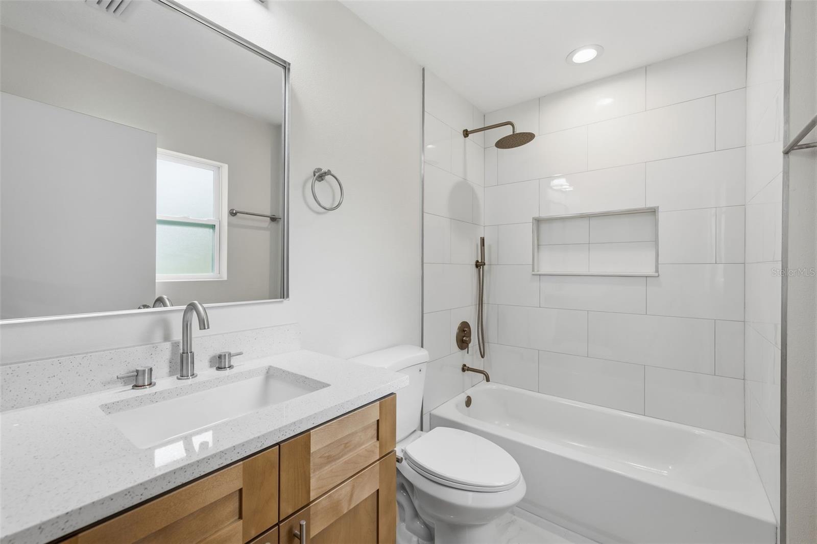 HOLIDAY HEIGHTS UNIT 01 - Residential