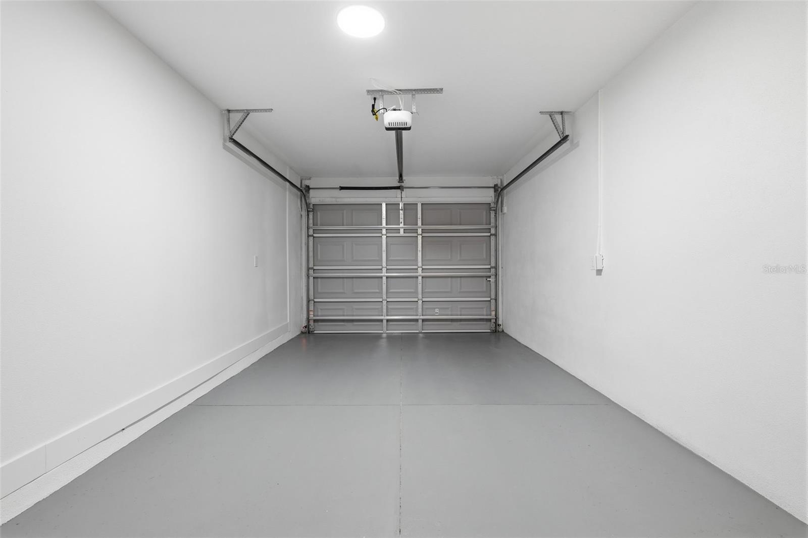 HOLIDAY HEIGHTS UNIT 01 - Residential