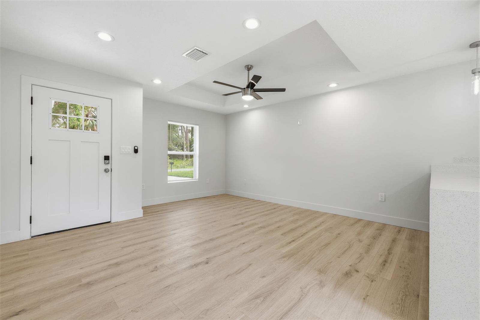 HOLIDAY HEIGHTS UNIT 01 - Residential