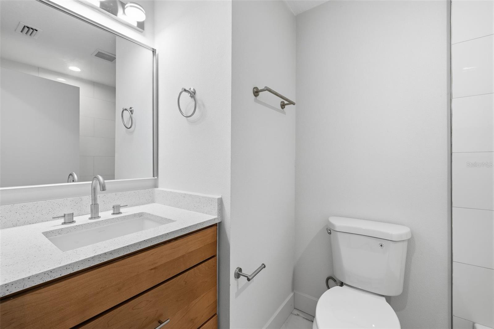 HOLIDAY HEIGHTS UNIT 01 - Residential