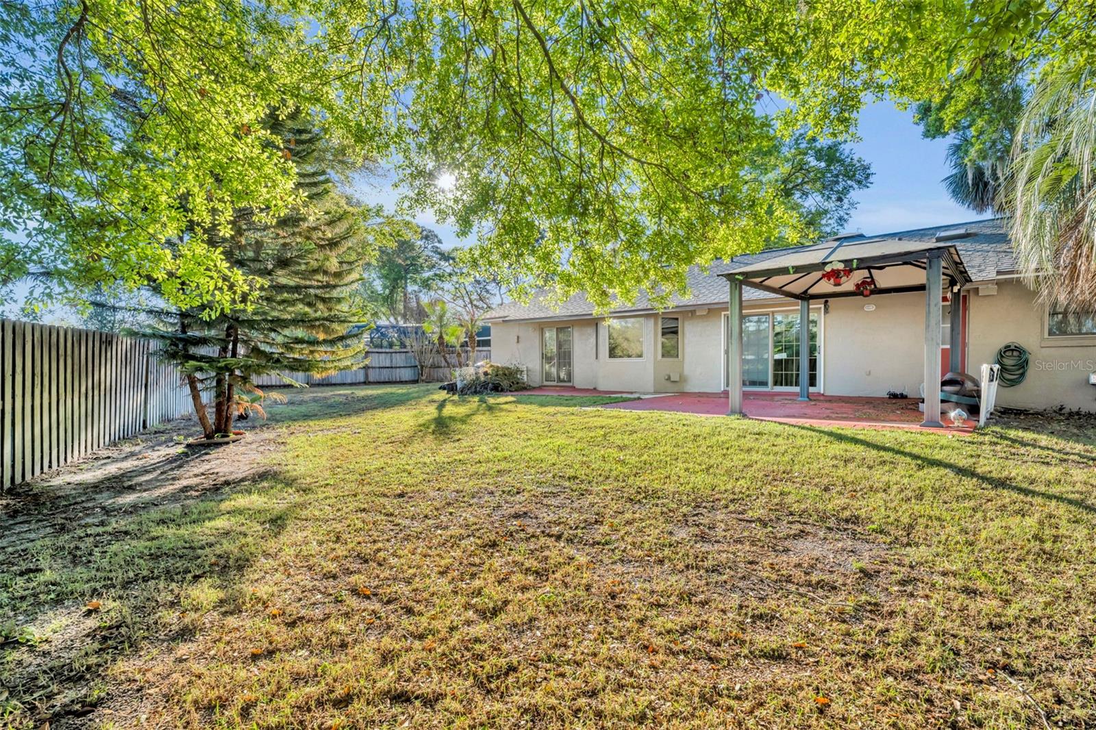 BENTLEY WOODS - Residential