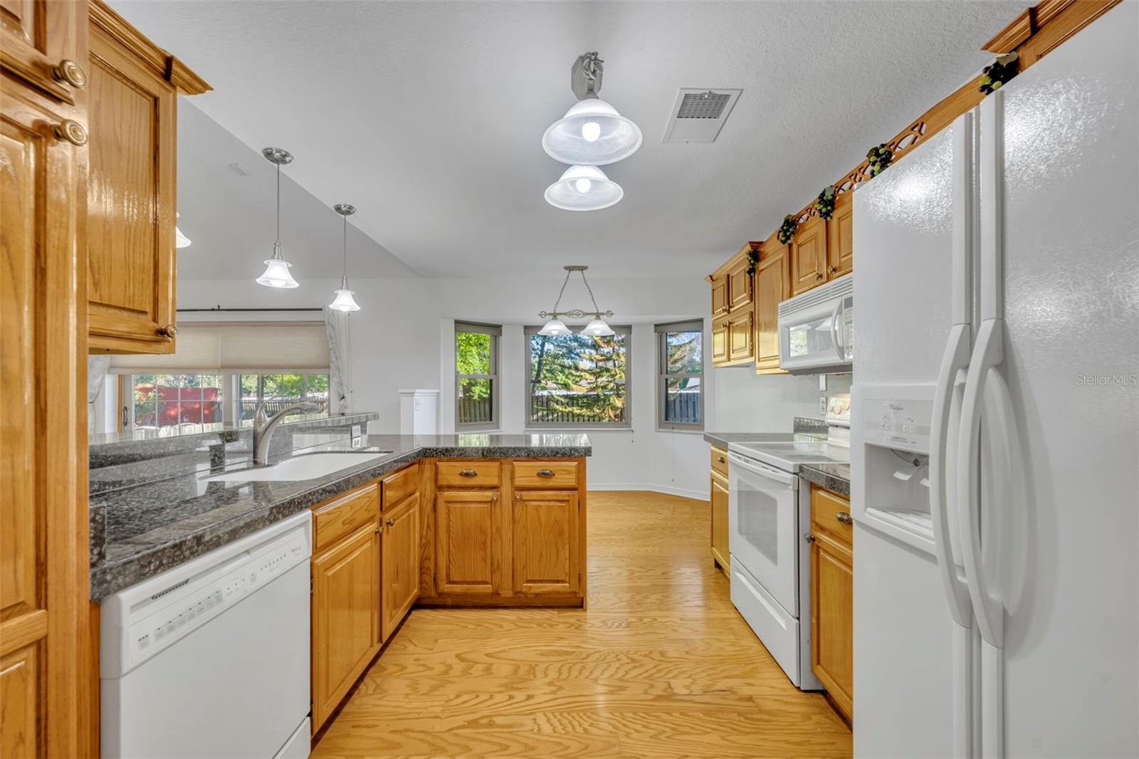 BENTLEY WOODS - Residential