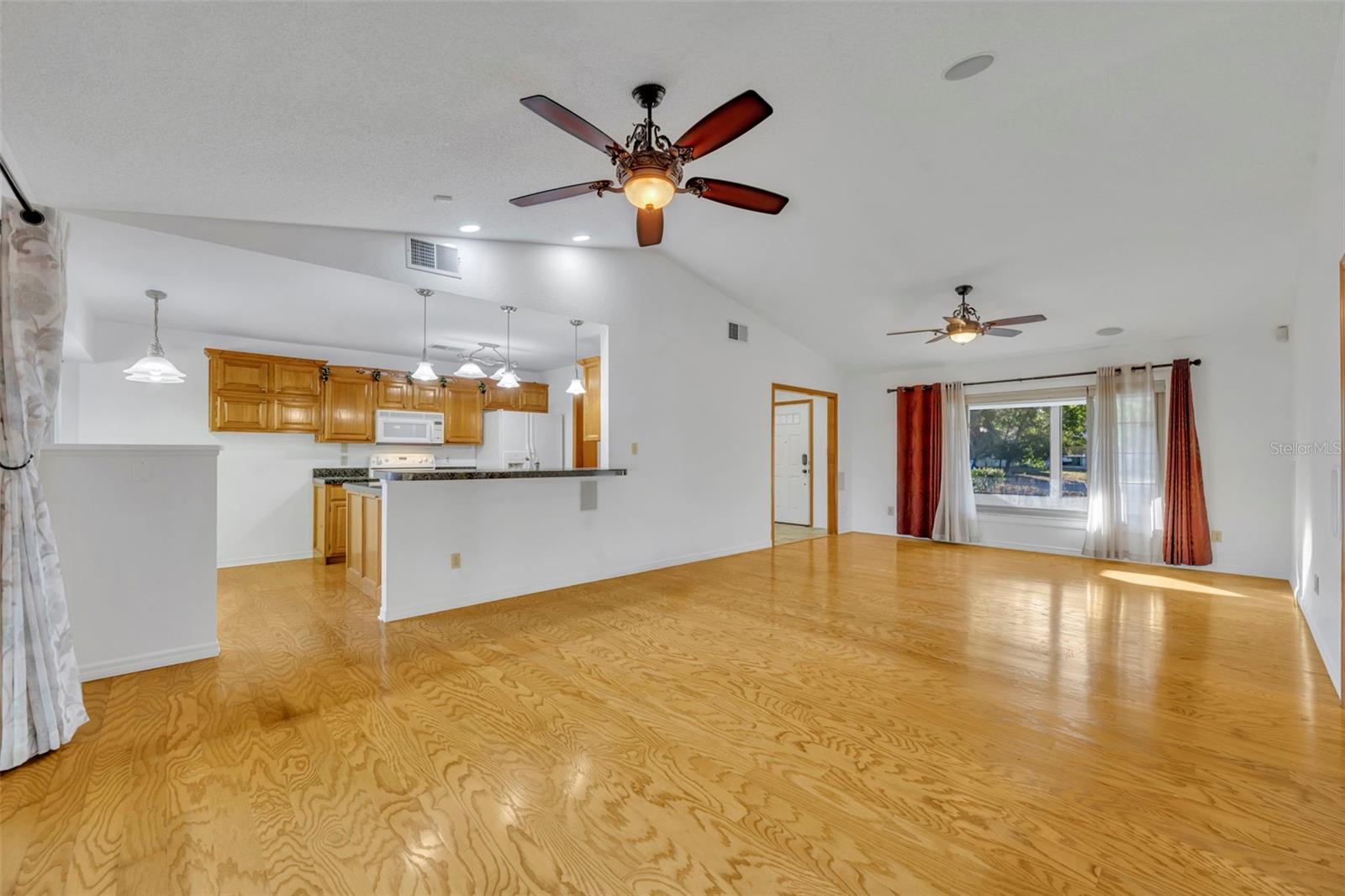 BENTLEY WOODS - Residential