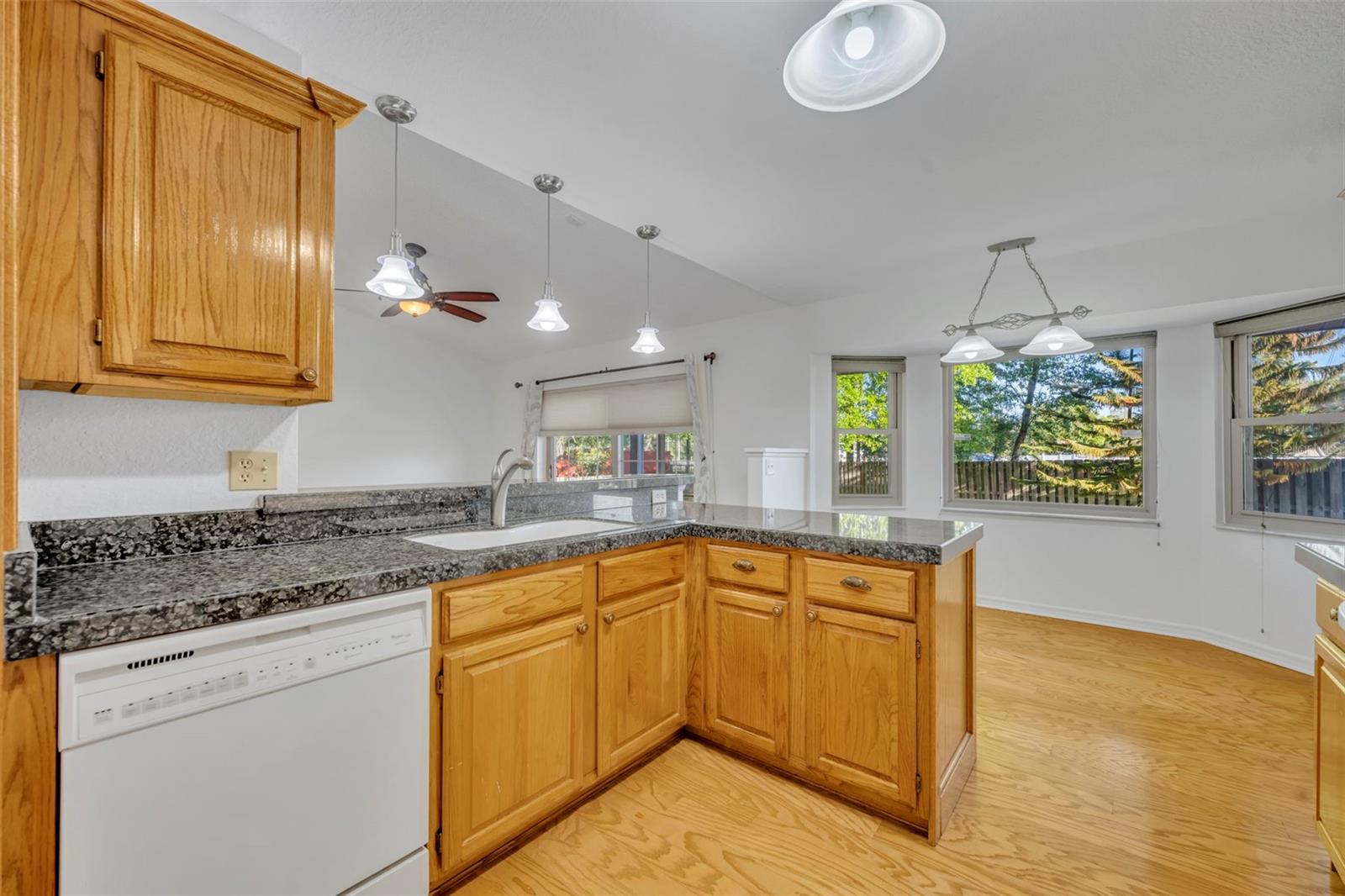 BENTLEY WOODS - Residential