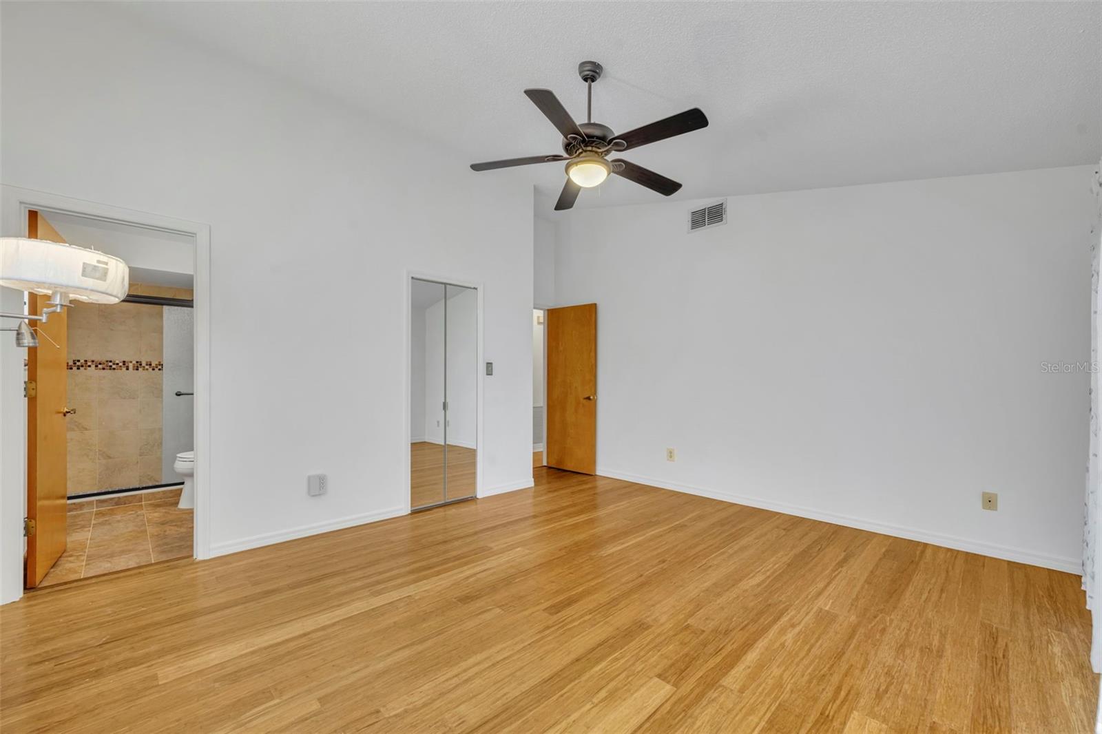 BENTLEY WOODS - Residential