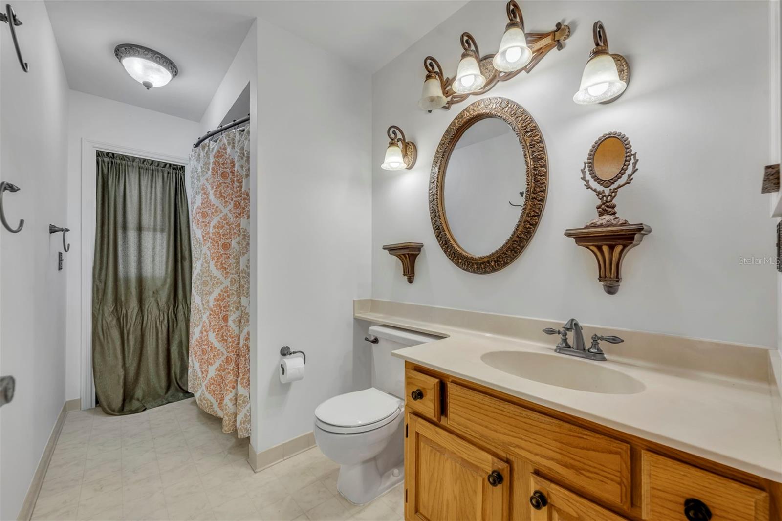 BENTLEY WOODS - Residential