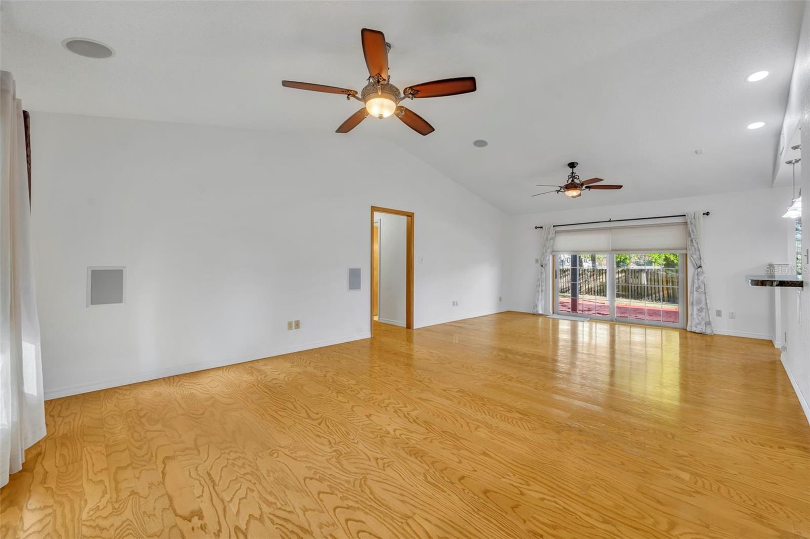 BENTLEY WOODS - Residential