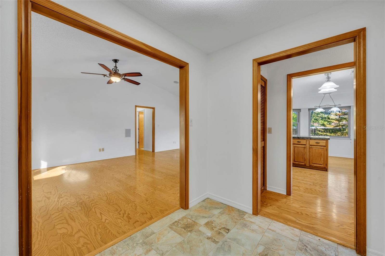 BENTLEY WOODS - Residential