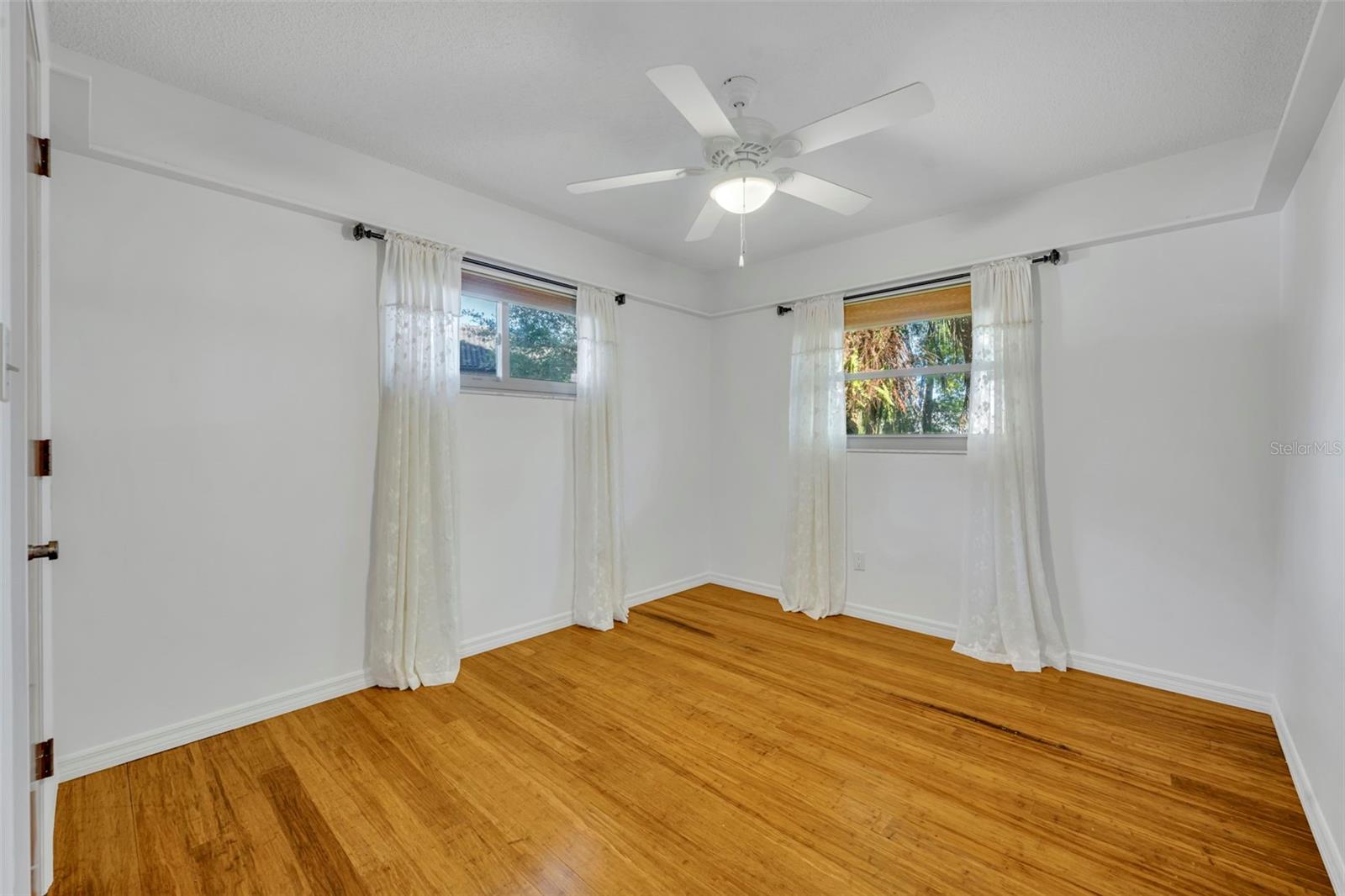 BENTLEY WOODS - Residential